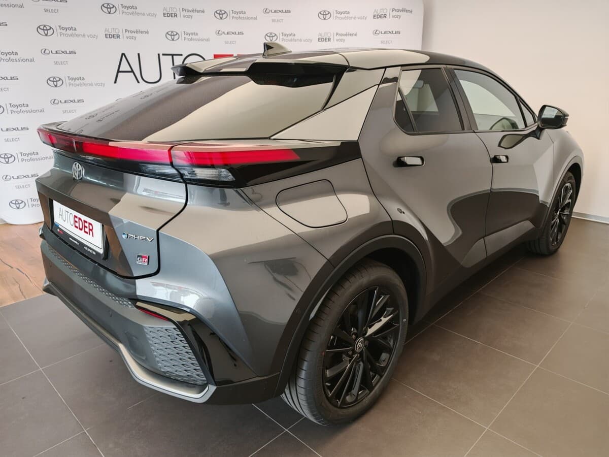2025 Toyota C-Hr - 4