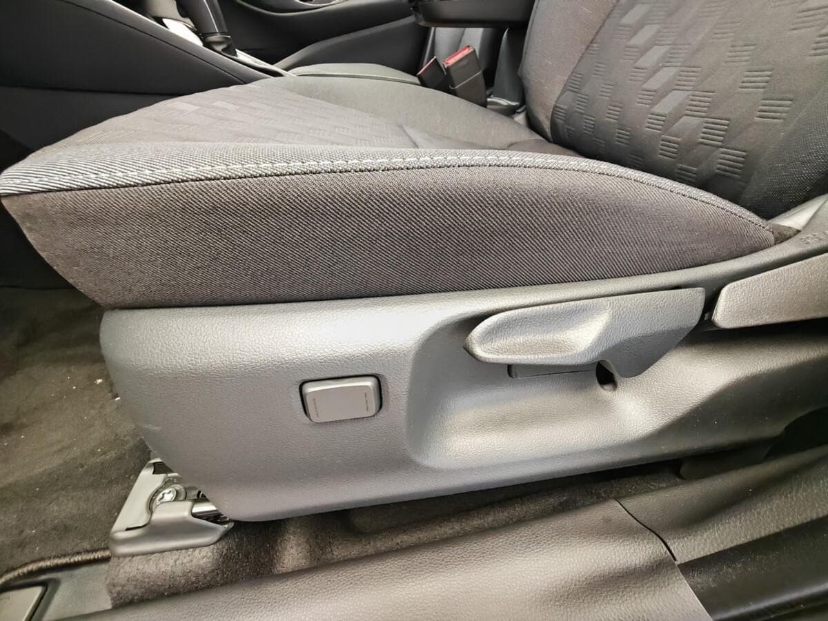 2025 Toyota Yaris - 11