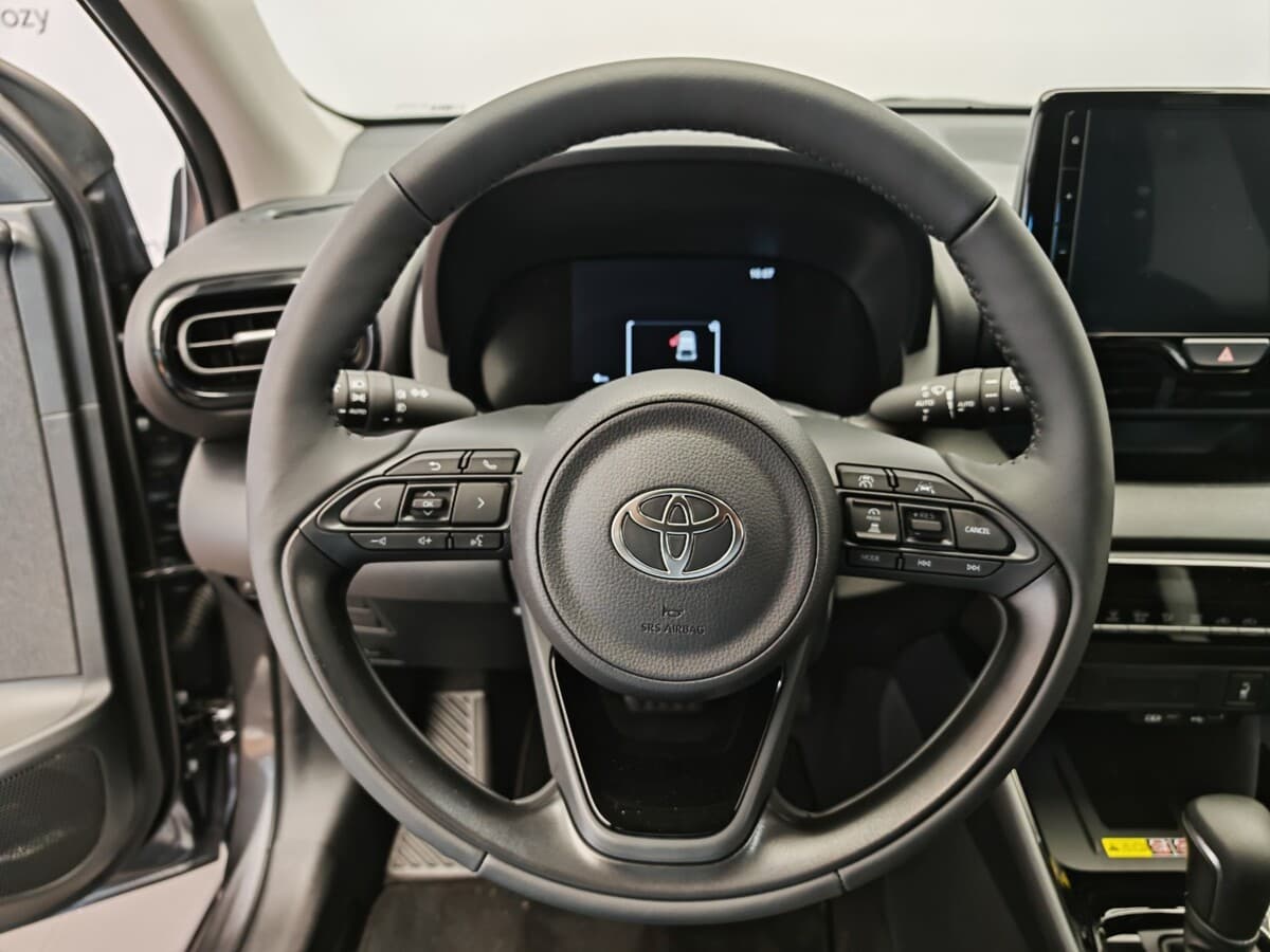 2025 Toyota Yaris - 18