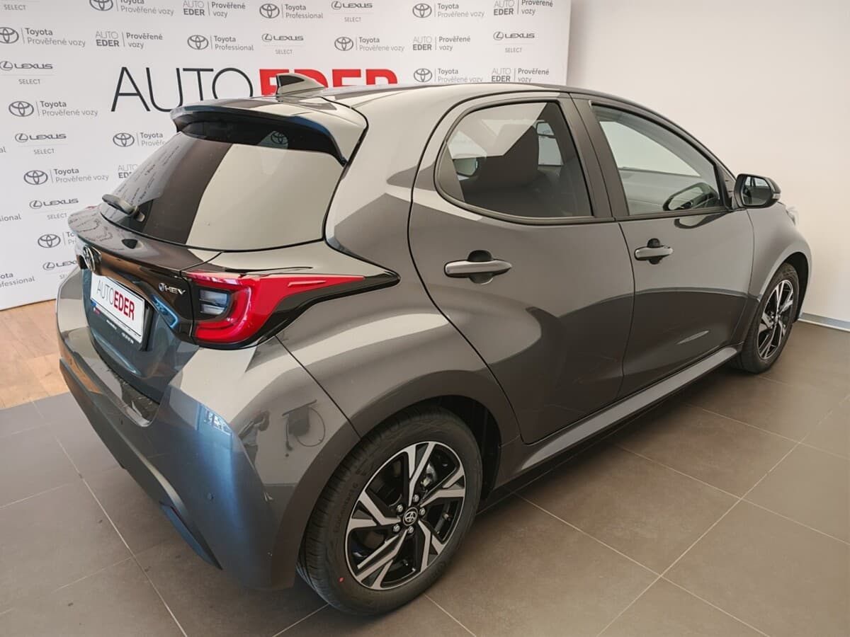 2025 Toyota Yaris - 4