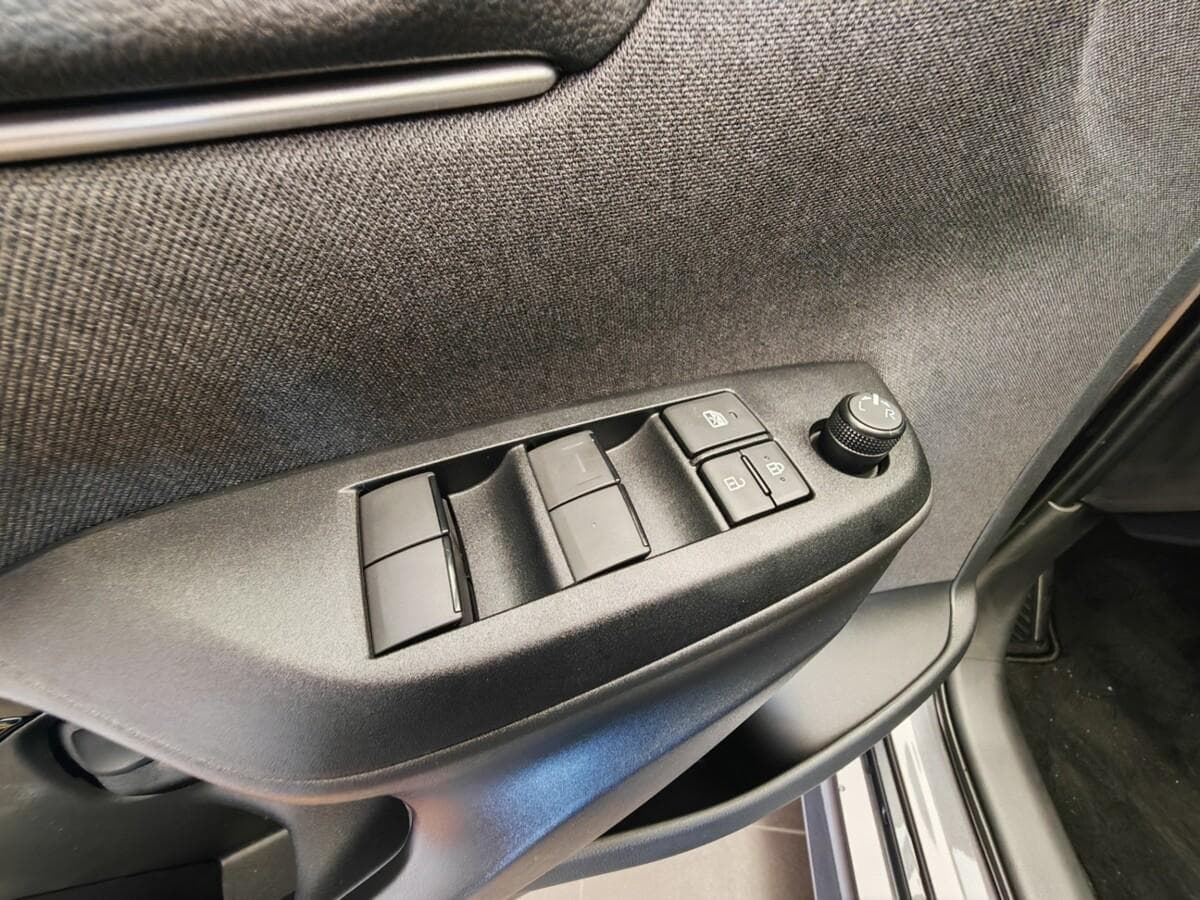 2025 Toyota Yaris - 9