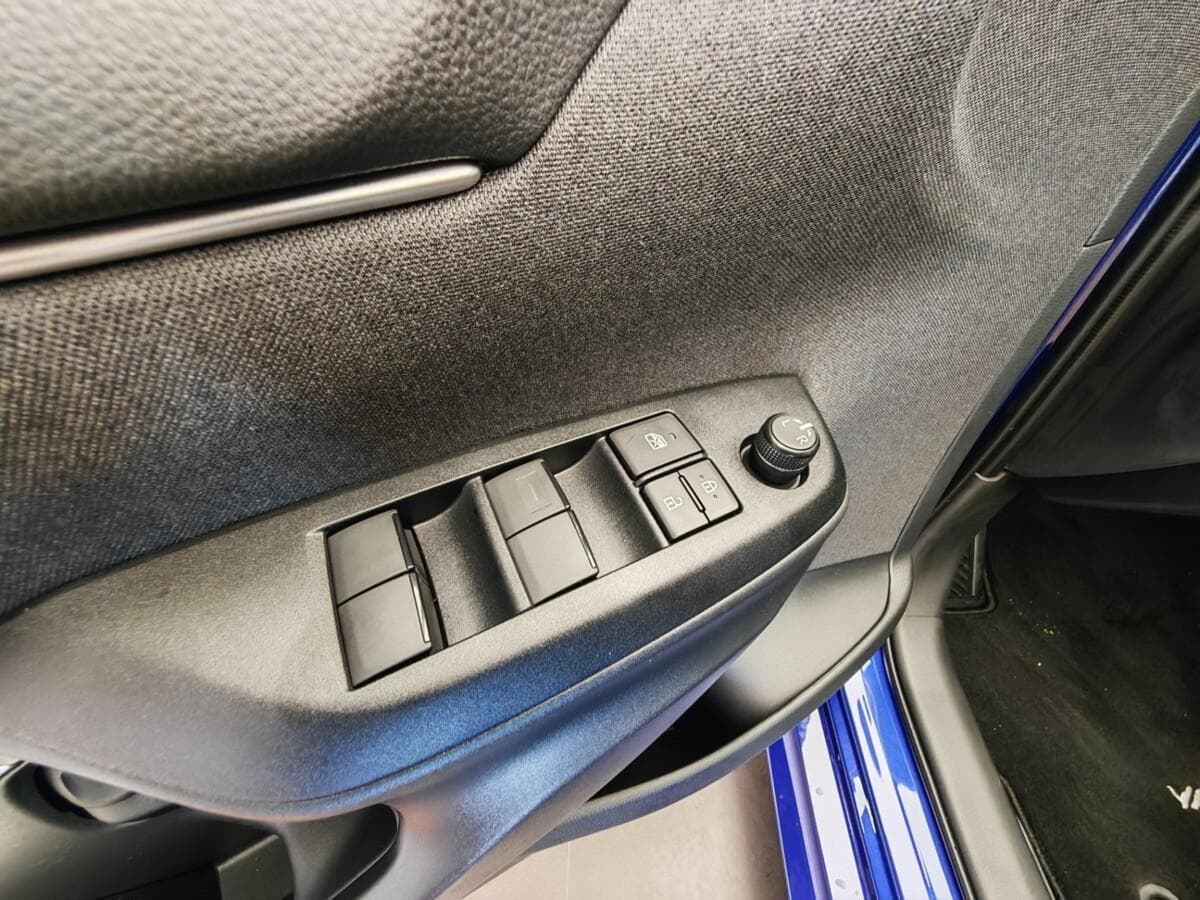 2025 Toyota Yaris - 10