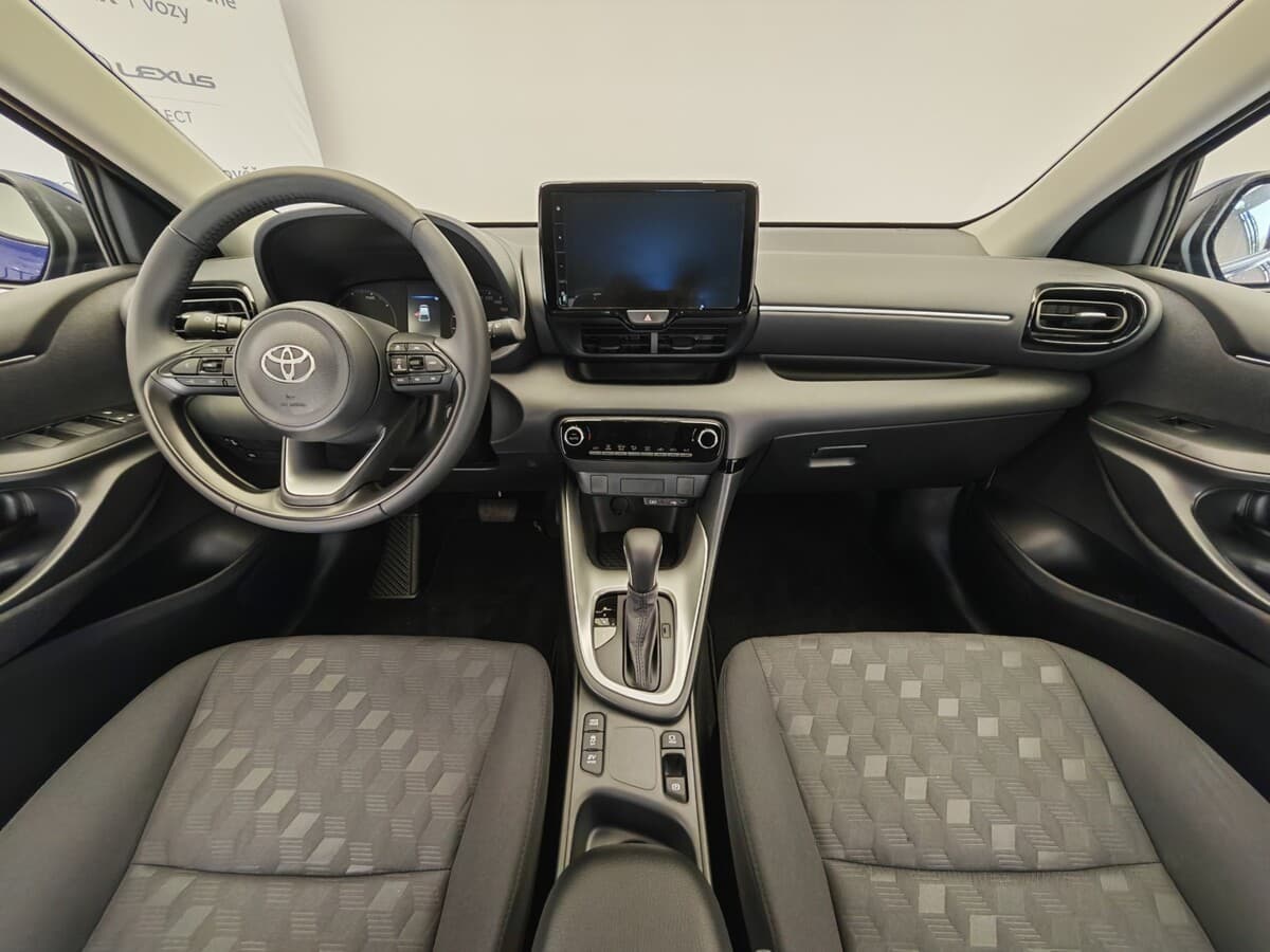 2025 Toyota Yaris - 15
