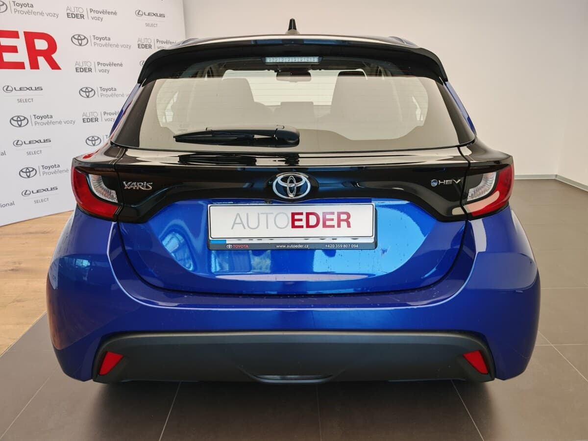 2025 Toyota Yaris - 5