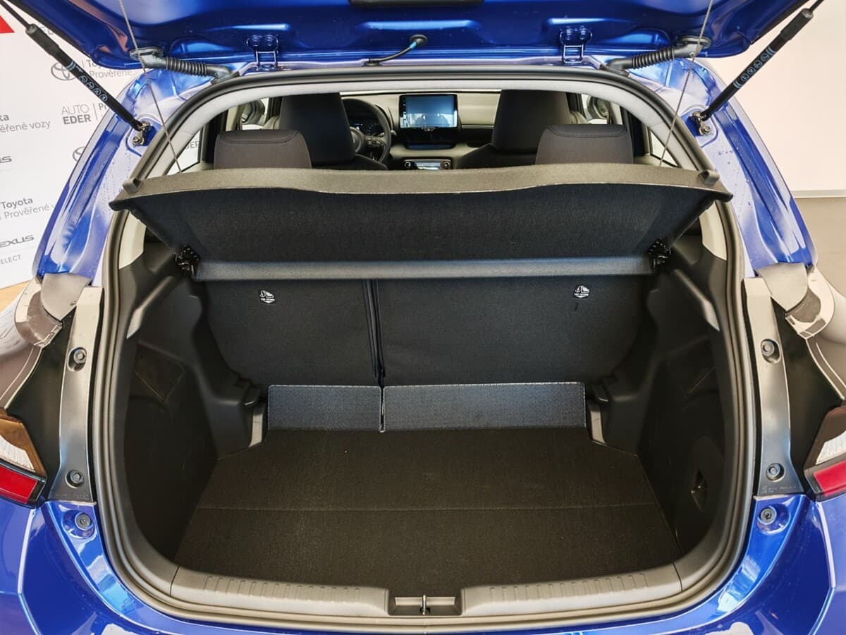 2025 Toyota Yaris - 7