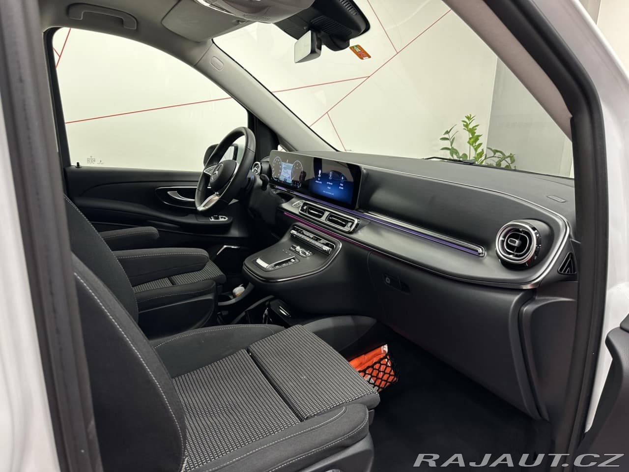 2024 Mercedes-Benz V-Class - 10