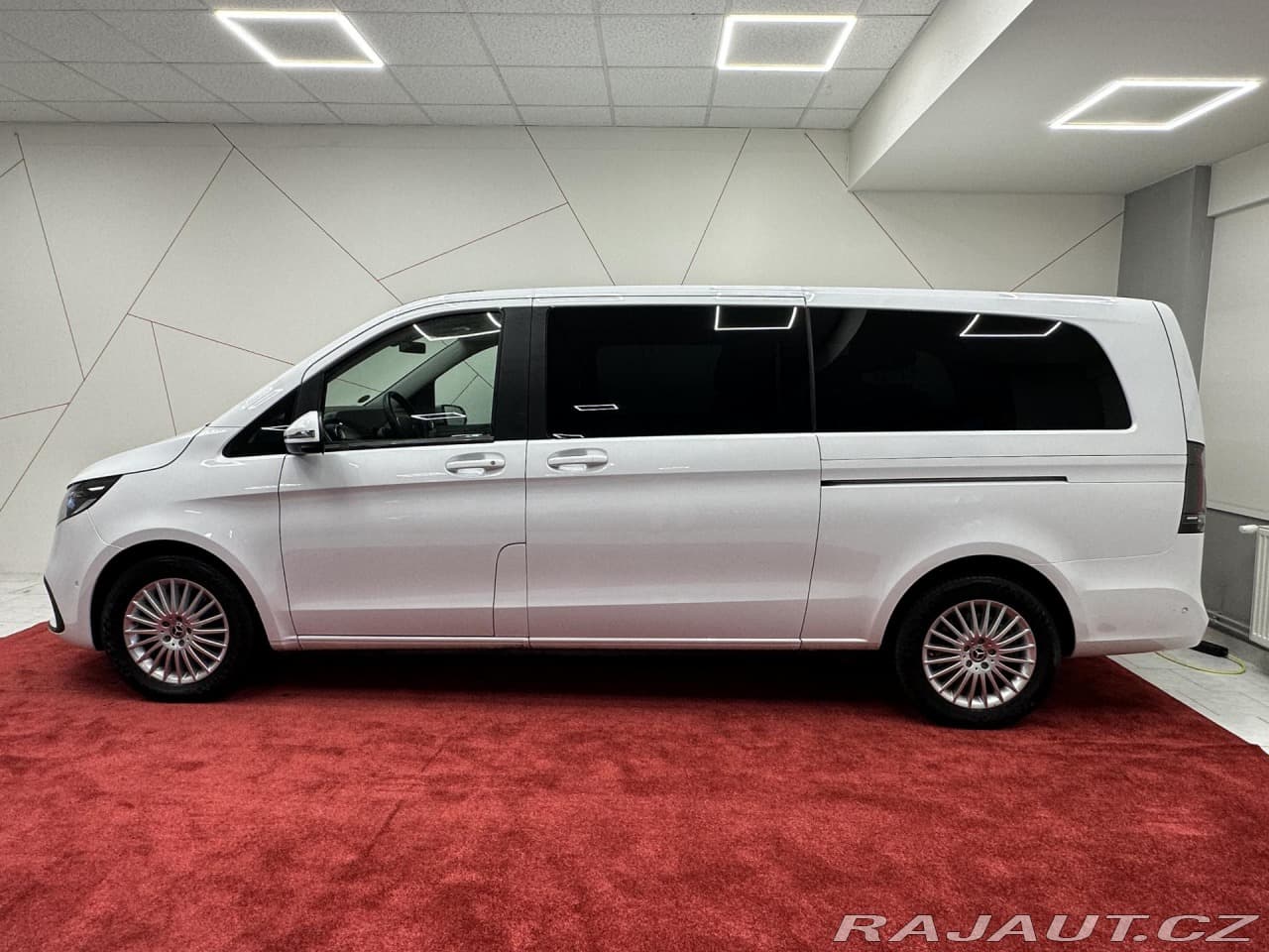 2024 Mercedes-Benz V-Class - 2