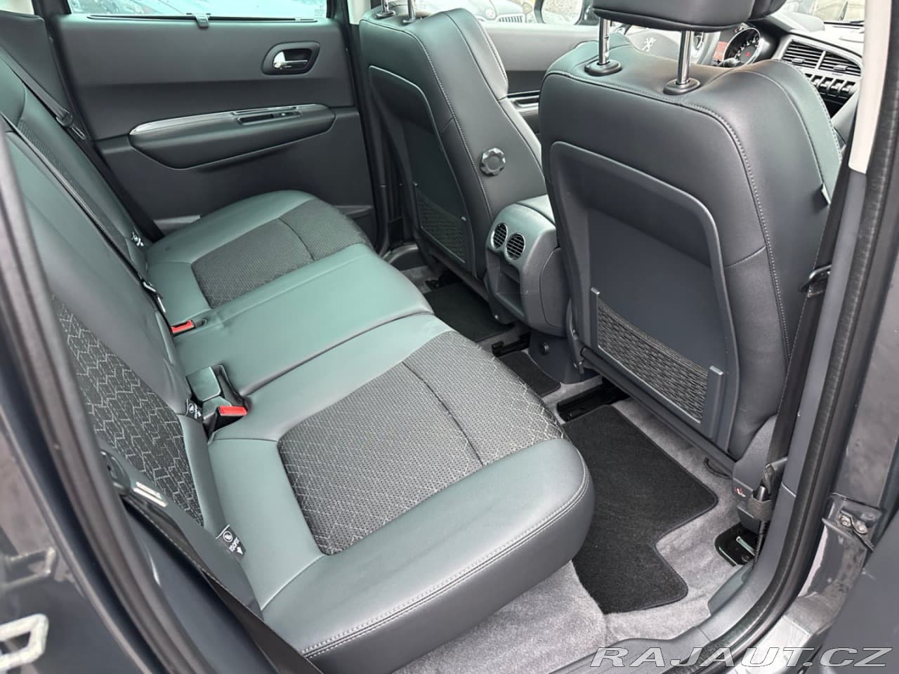 2015 Peugeot 3008 - 11