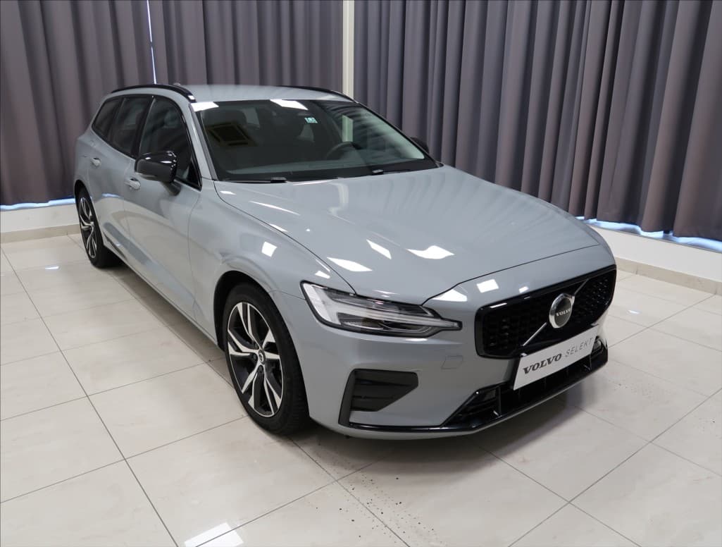 2025 Volvo V60 - 3
