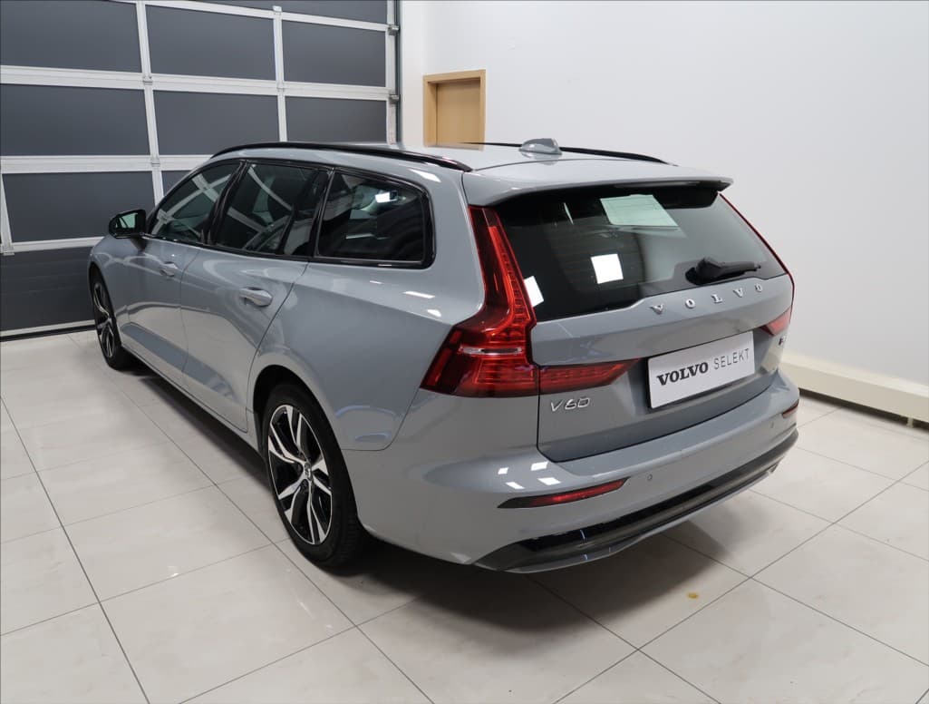 2025 Volvo V60 - 6
