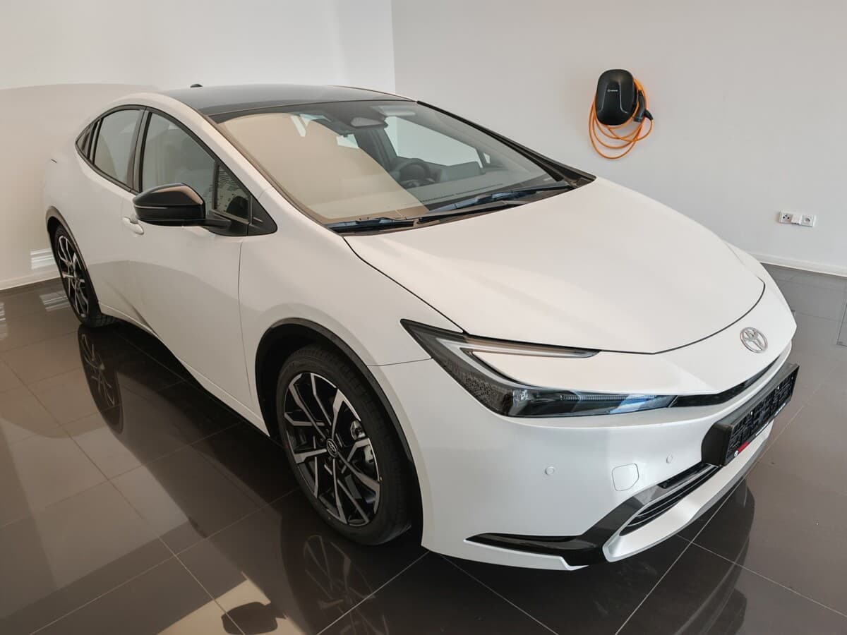 2024 Toyota Prius - 3