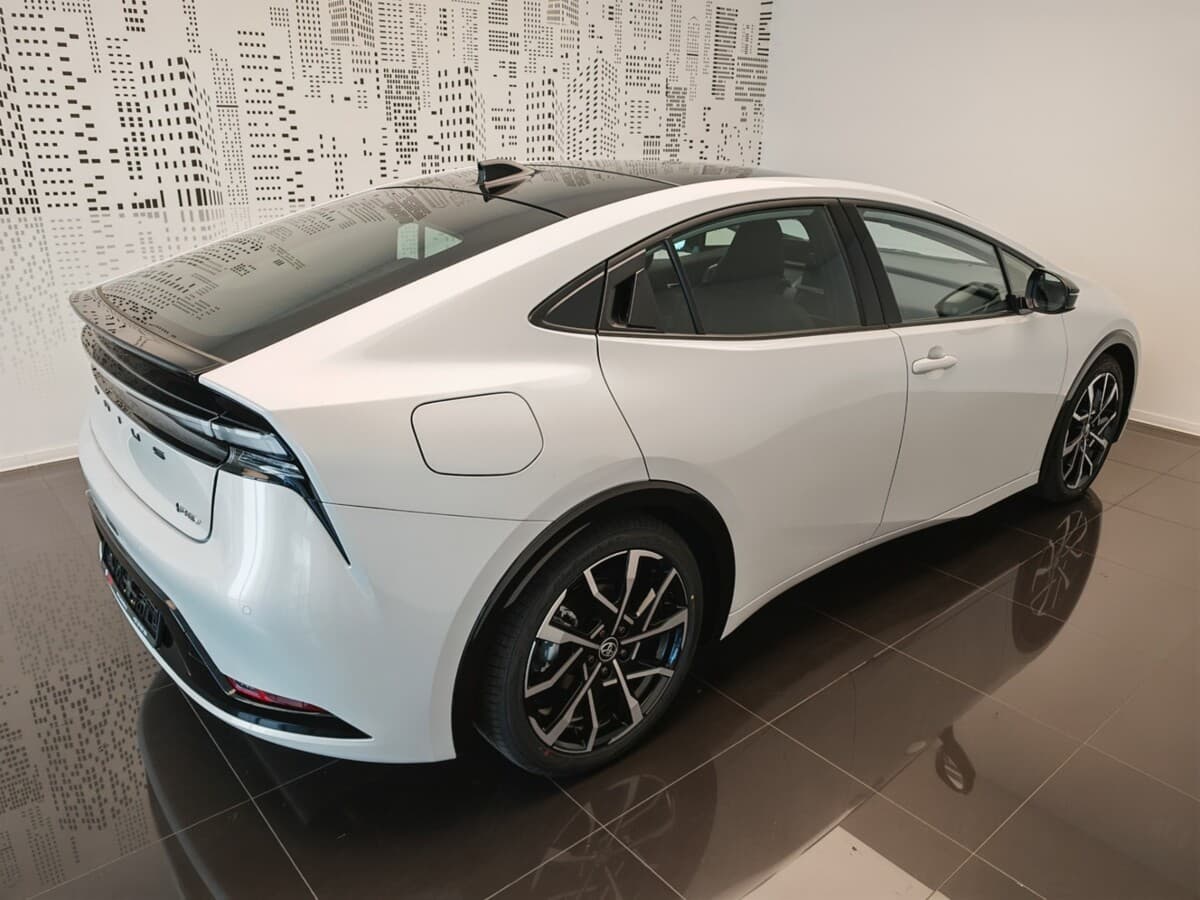 2024 Toyota Prius - 4
