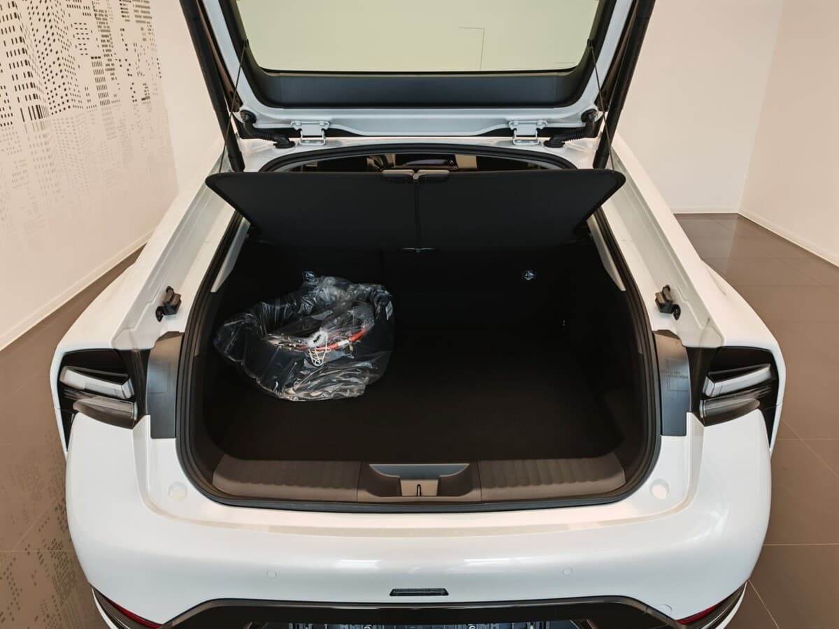 2024 Toyota Prius - 7