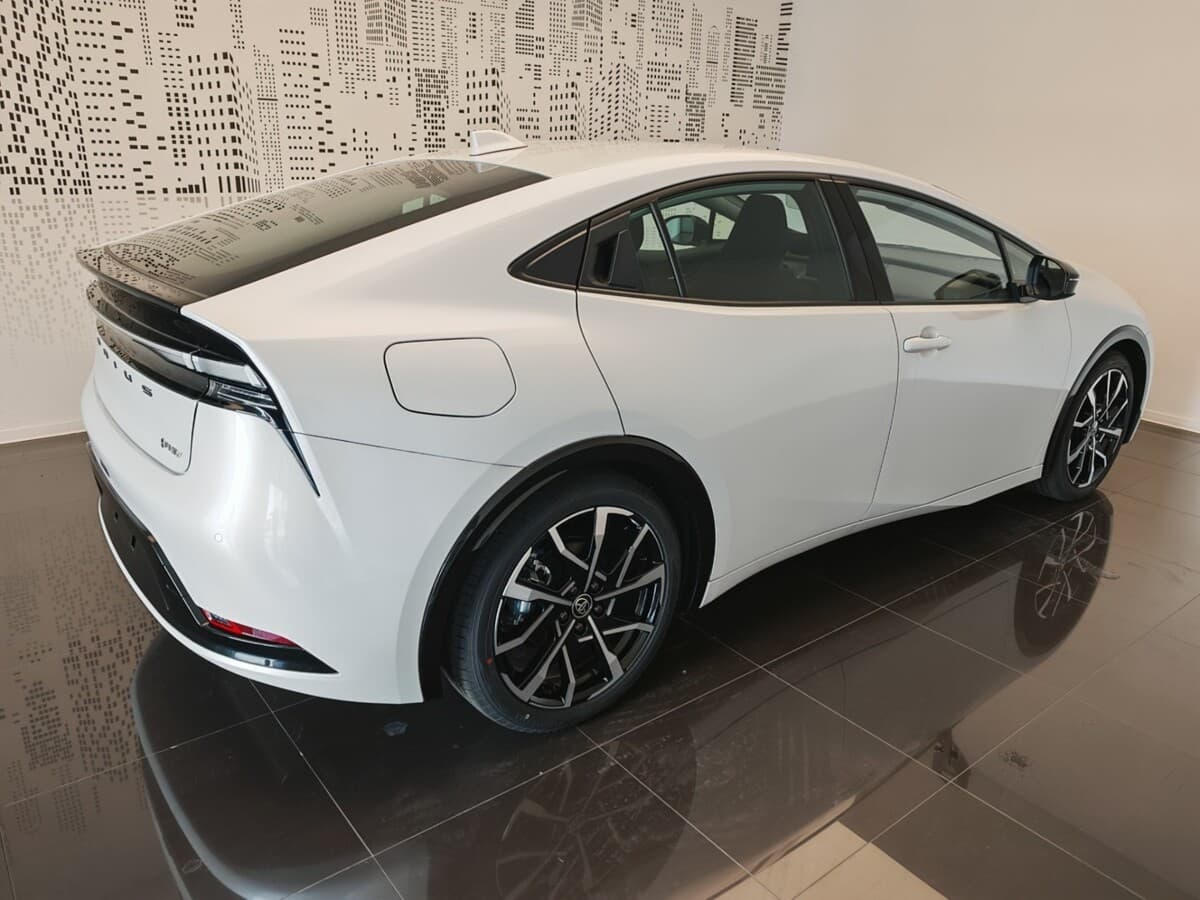 2023 Toyota Prius - 4