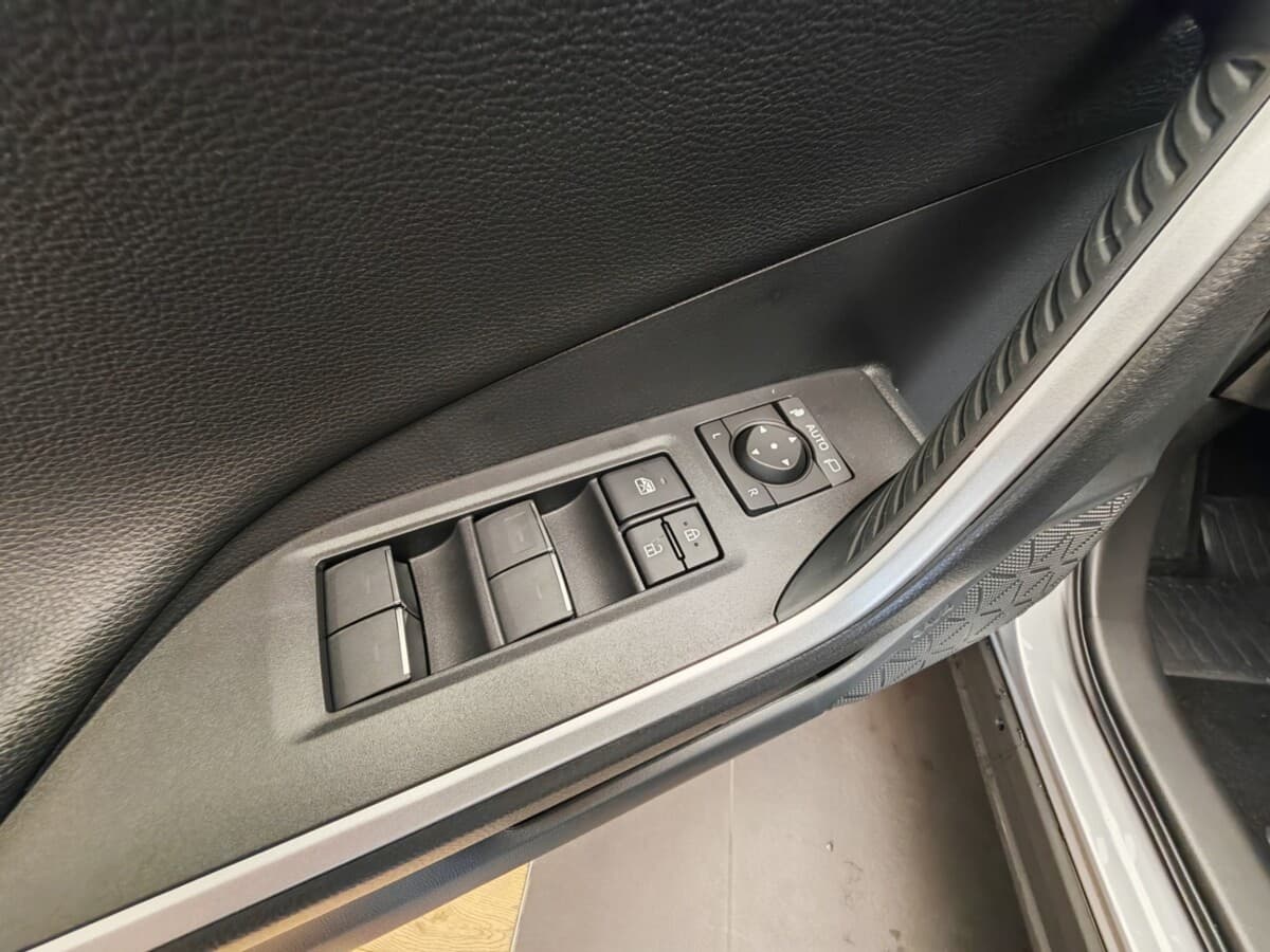 2025 Toyota Rav4 - 10