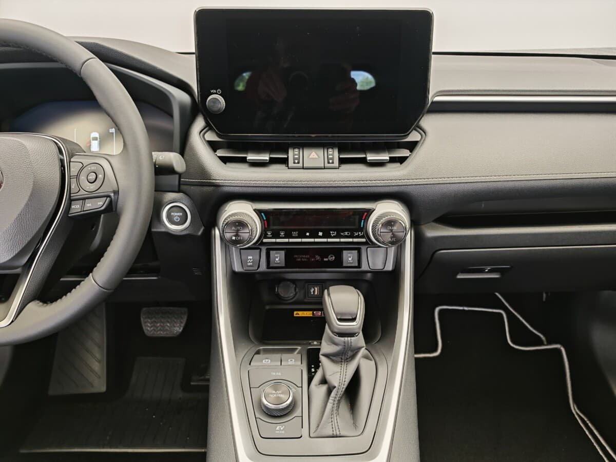 2025 Toyota Rav4 - 19