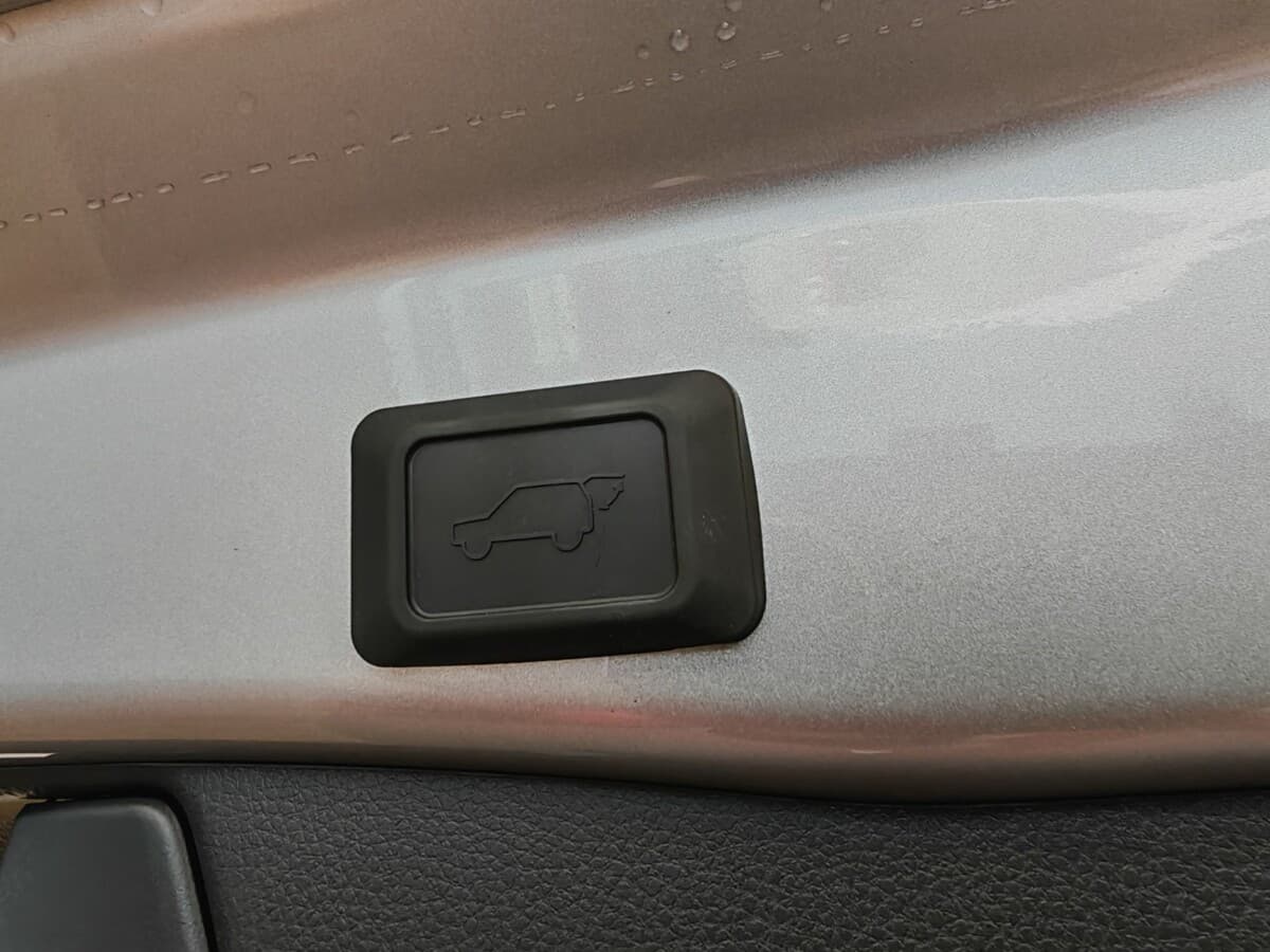 2025 Toyota Rav4 - 8