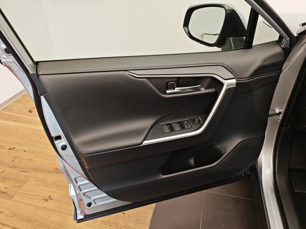 2025 Toyota Rav4 - 9