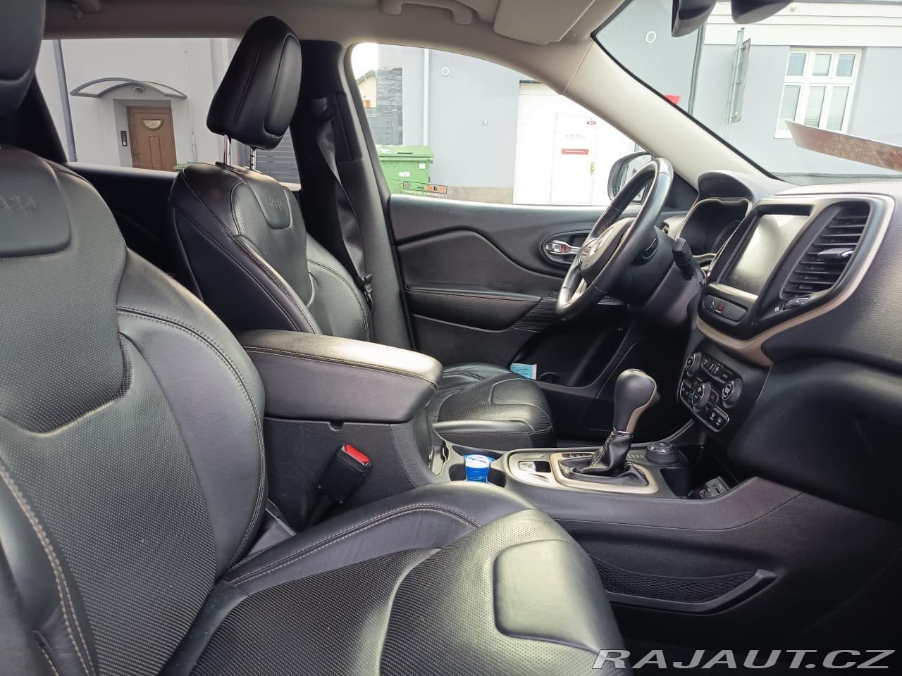 2015 Jeep Cherokee - 12