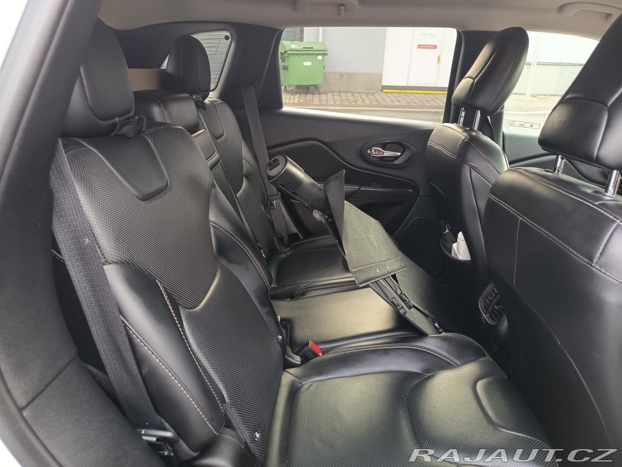 2015 Jeep Cherokee - 13