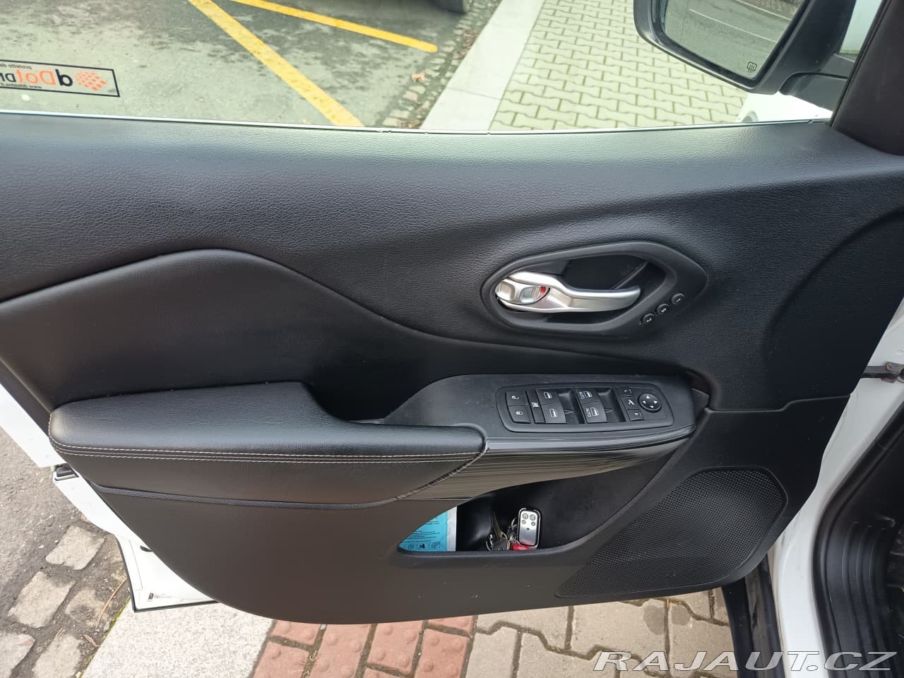 2015 Jeep Cherokee - 18