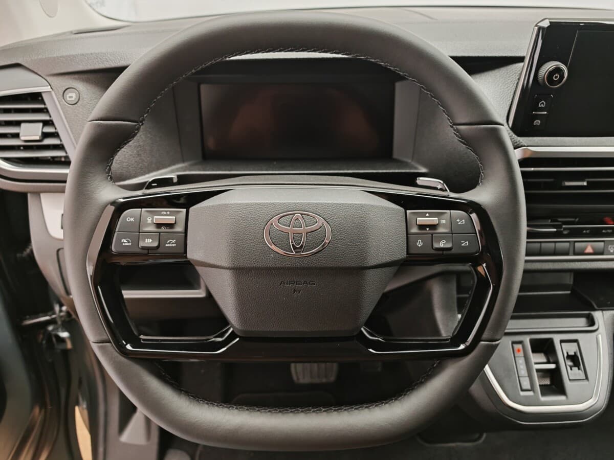 2025 Toyota Ostatní - 10