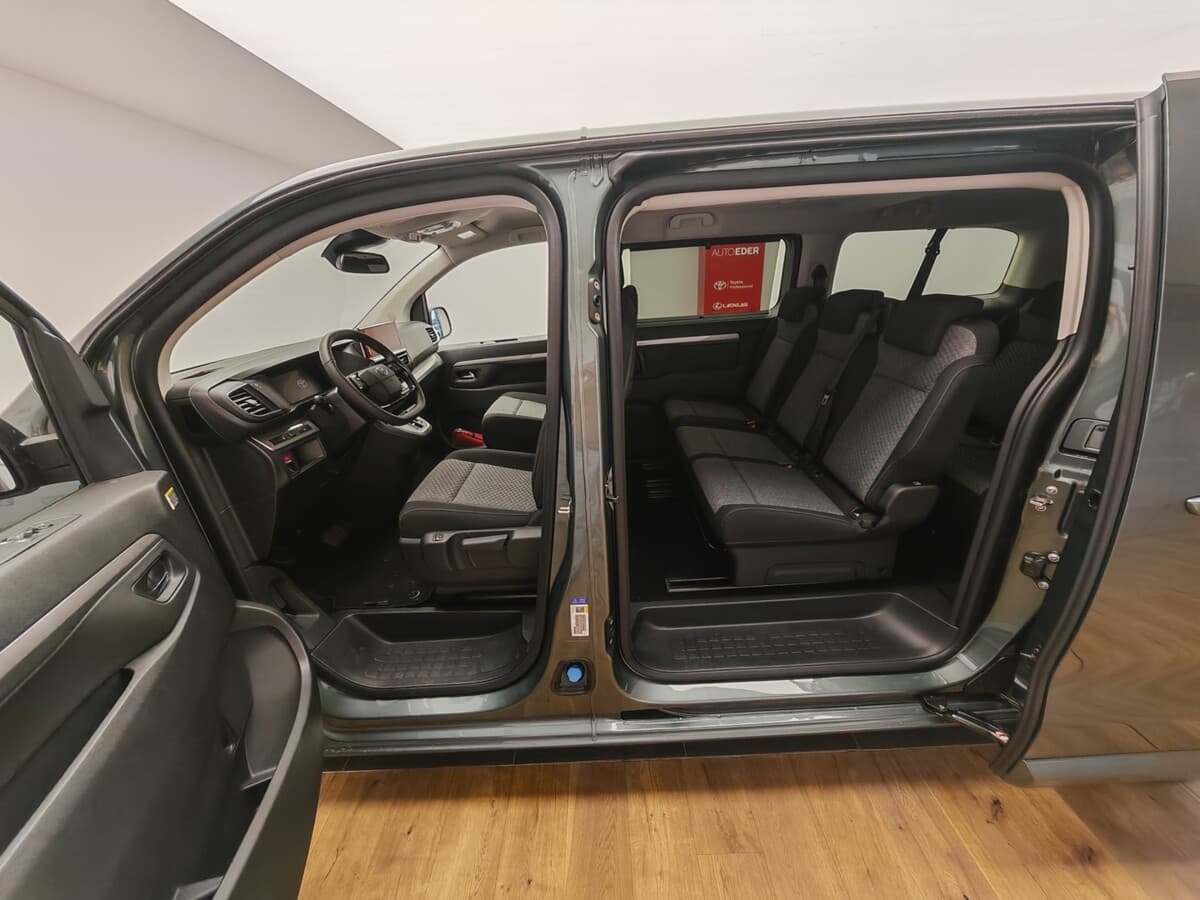 2025 Toyota Ostatní - 19