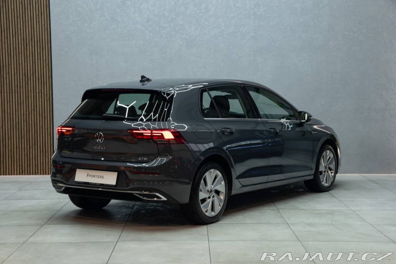 2021 Volkswagen Golf - 3