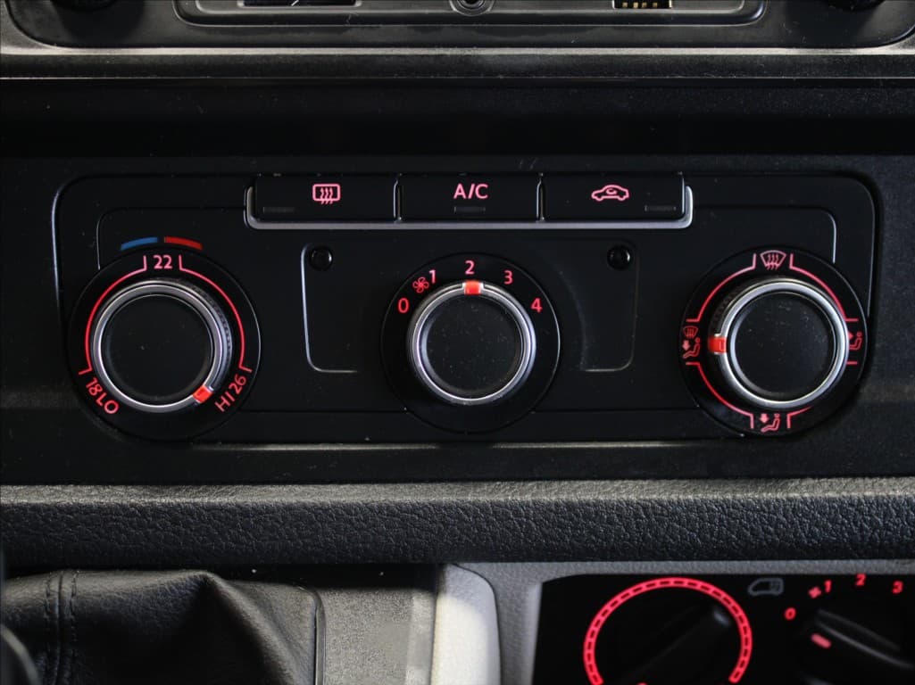 2016 Volkswagen Transporter - 11