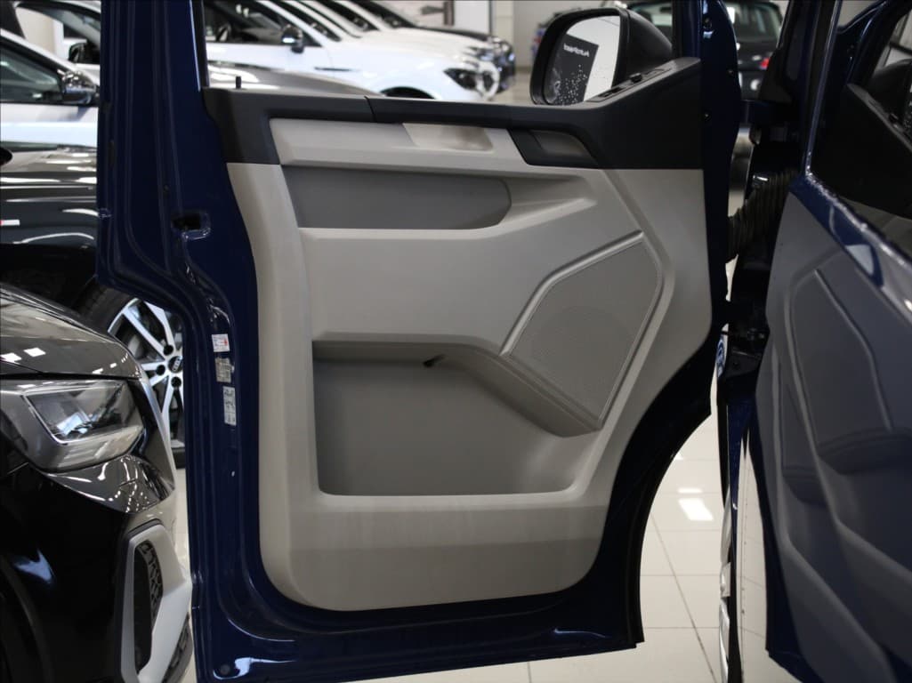 2016 Volkswagen Transporter - 12