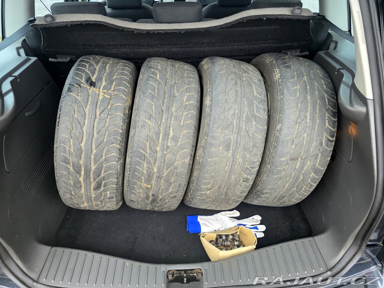 2010 Ford C-Max - 19