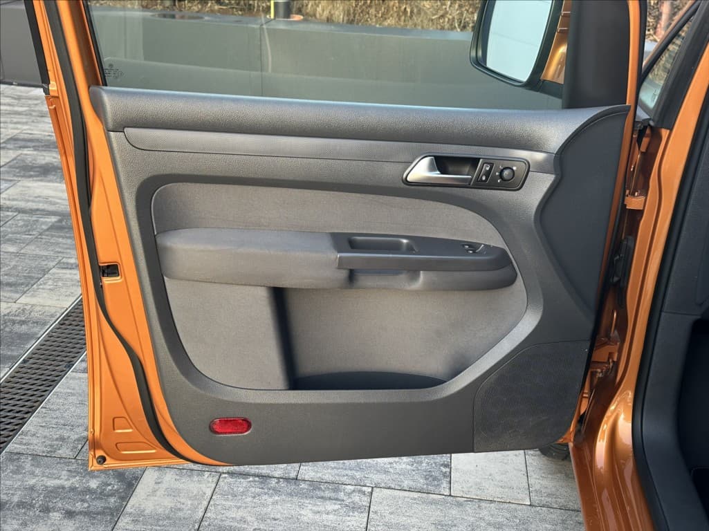 2013 Volkswagen Caddy - 12