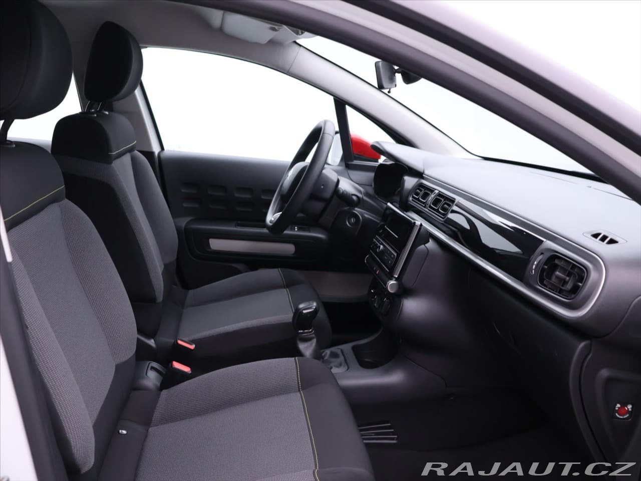 2018 Citroen C3 - 11