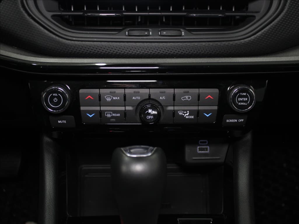 2023 Jeep Compass - 18