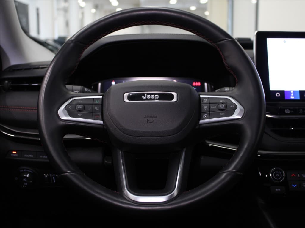 2023 Jeep Compass - 9