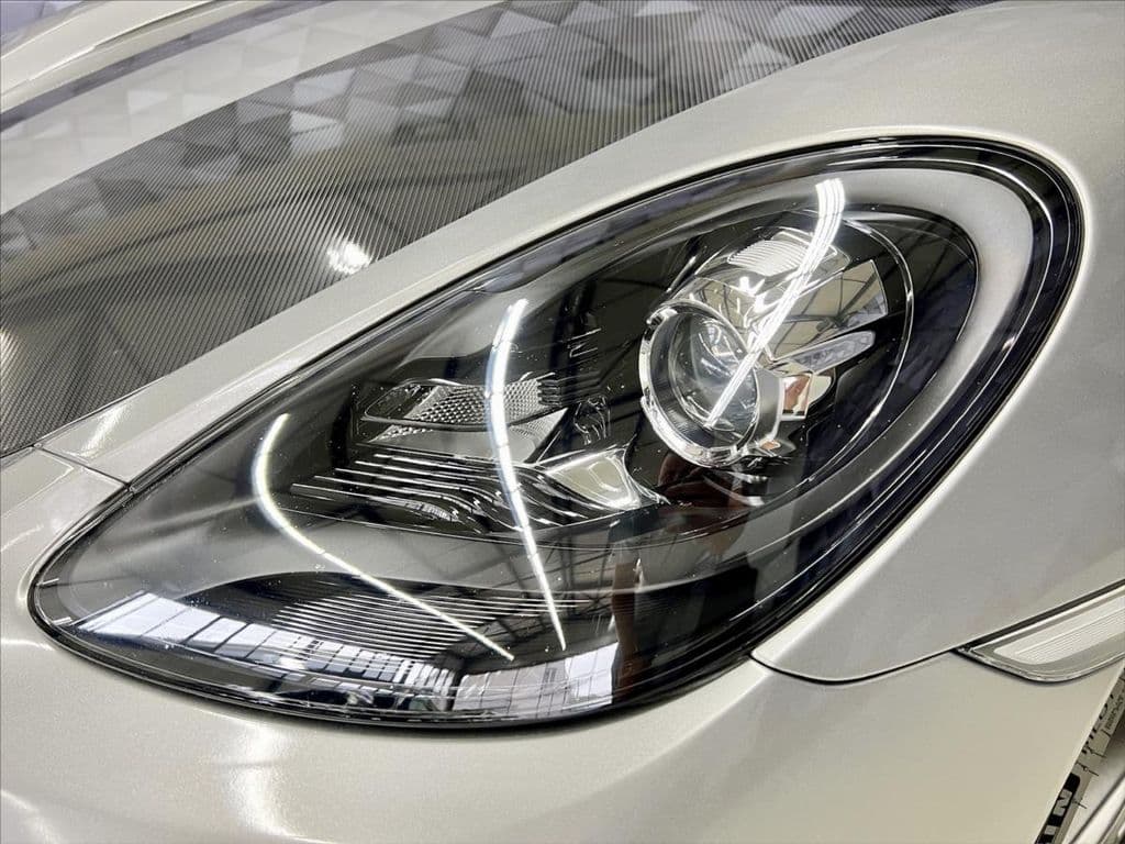 2020 Porsche Cayman - 9