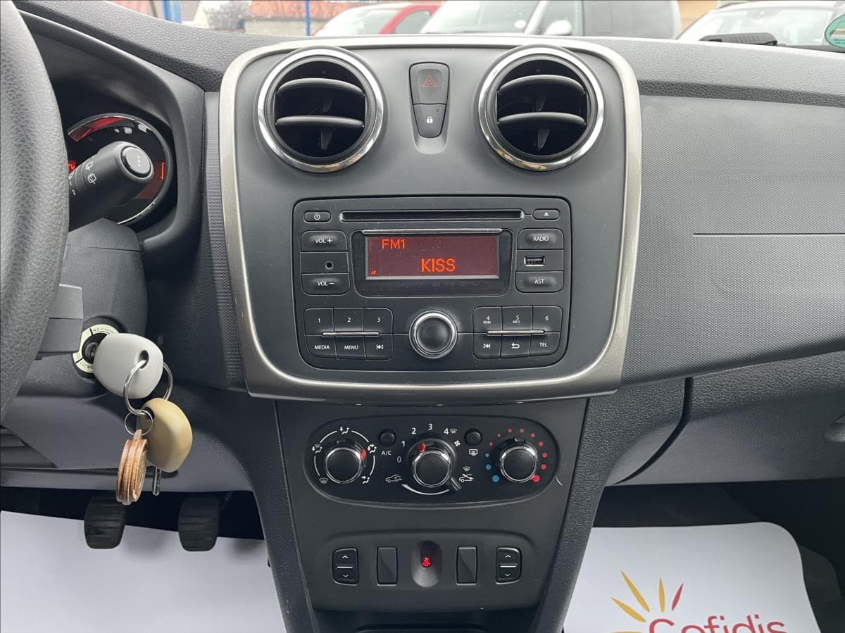 2016 Dacia Sandero - 15