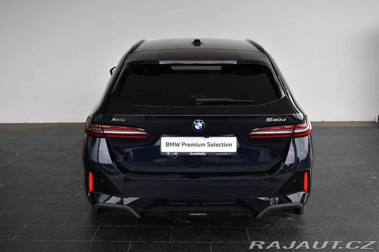 2025 BMW 5-Series - 8