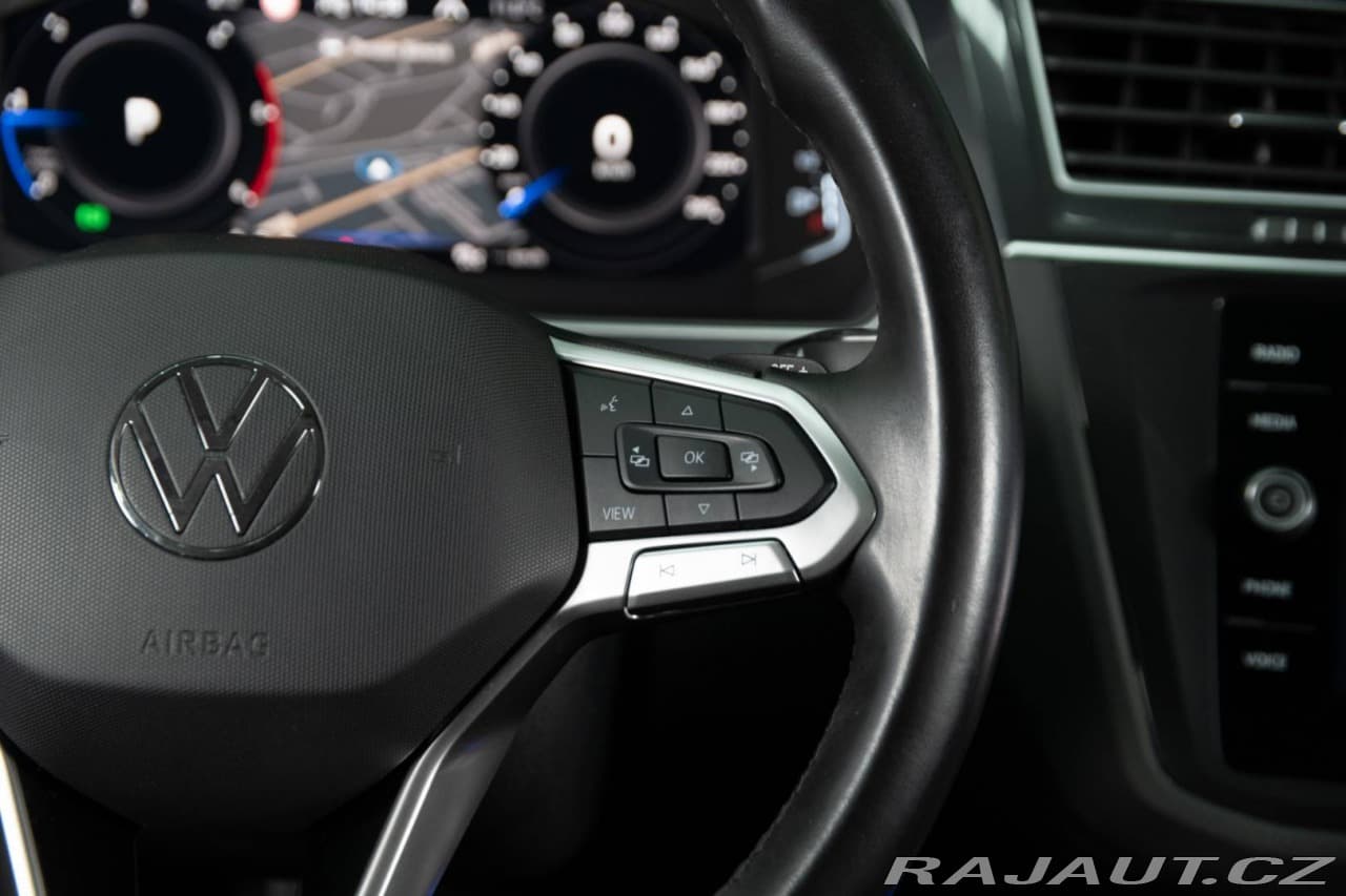 2021 Volkswagen Tiguan - 16