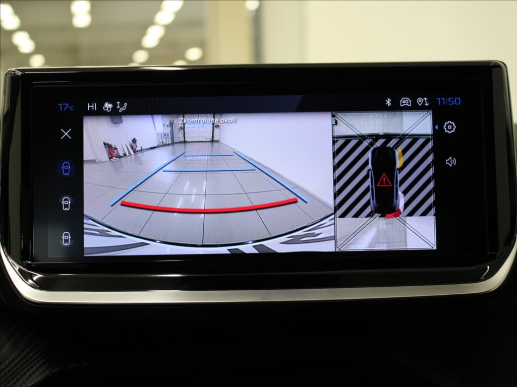 2025 Peugeot 208 - 11