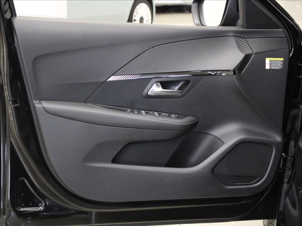 2025 Peugeot 208 - 19