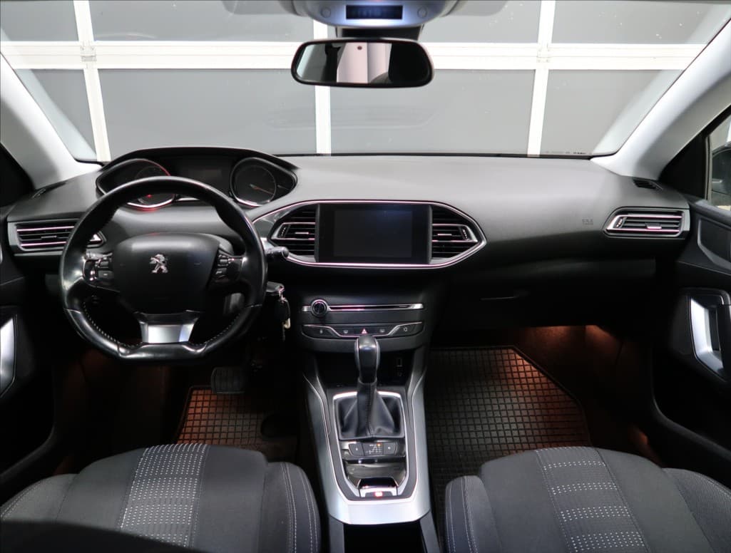 2016 Peugeot 308 - 12