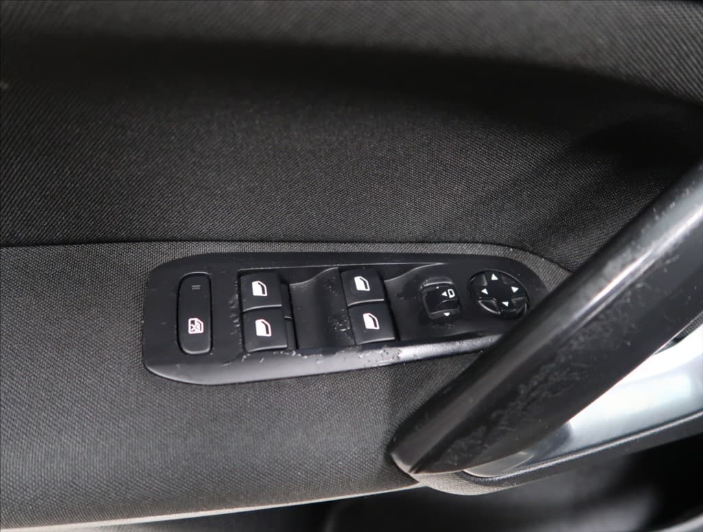 2016 Peugeot 308 - 14