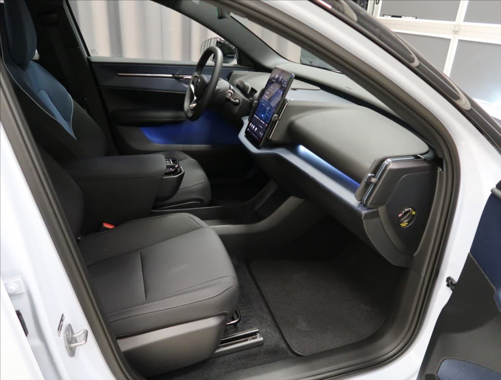 2025 Volvo Ex30 - 11