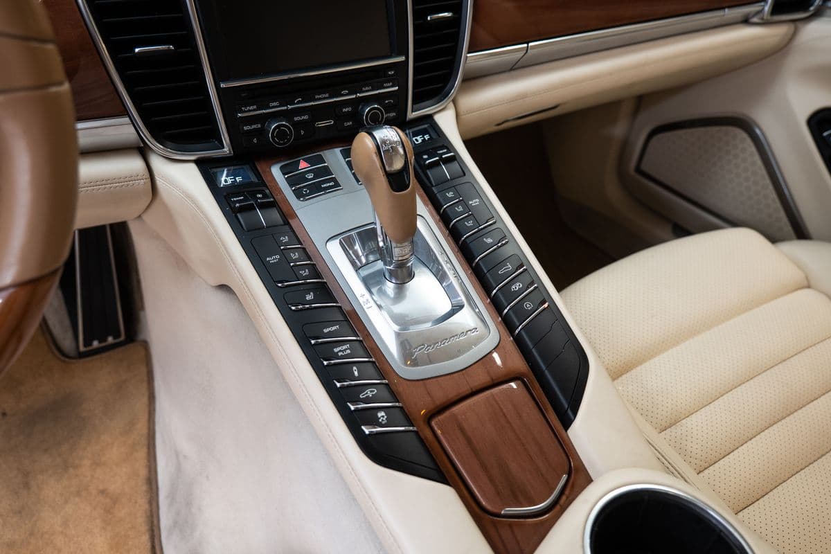2009 Porsche Panamera - 16
