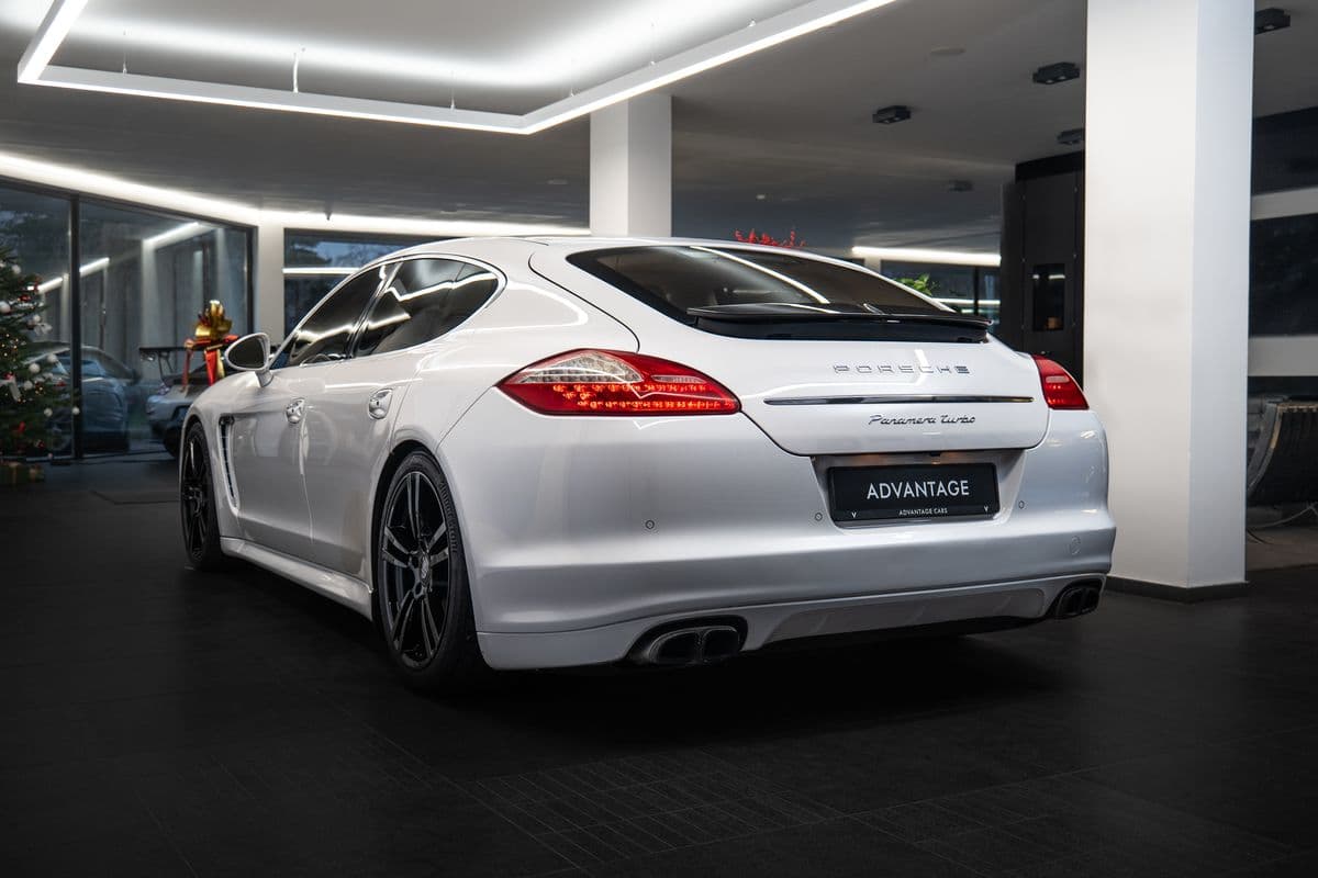 2009 Porsche Panamera - 4