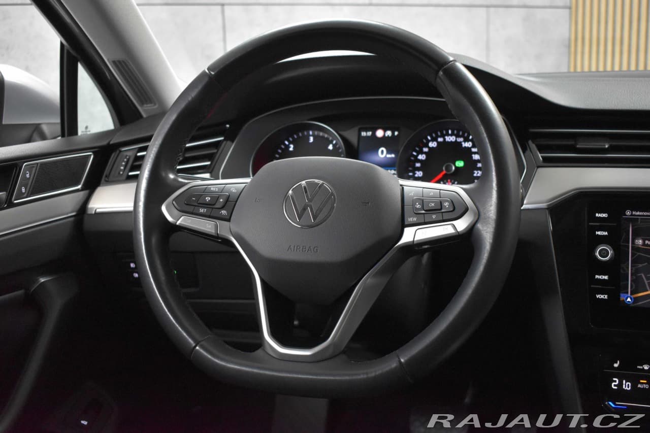 2021 Volkswagen Passat - 18