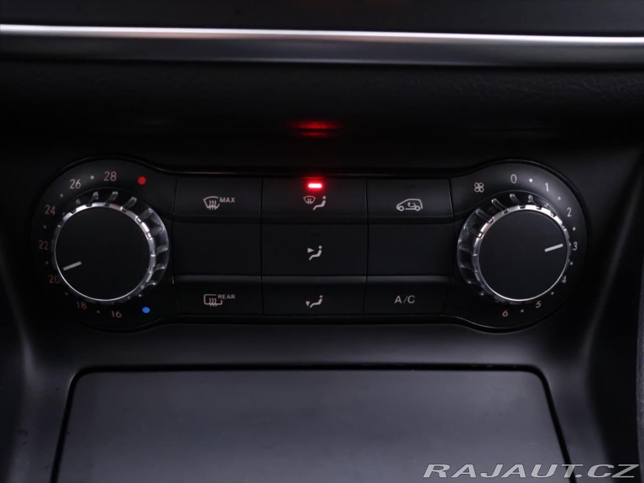 2015 Mercedes-Benz CLA - 18