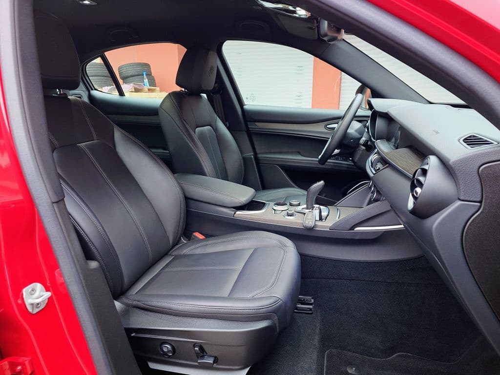 2023 Alfa Romeo Stelvio - 13