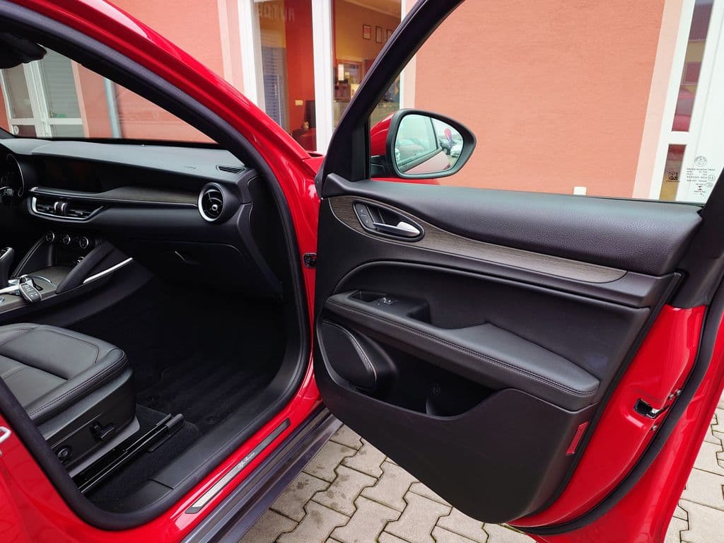 2023 Alfa Romeo Stelvio - 14